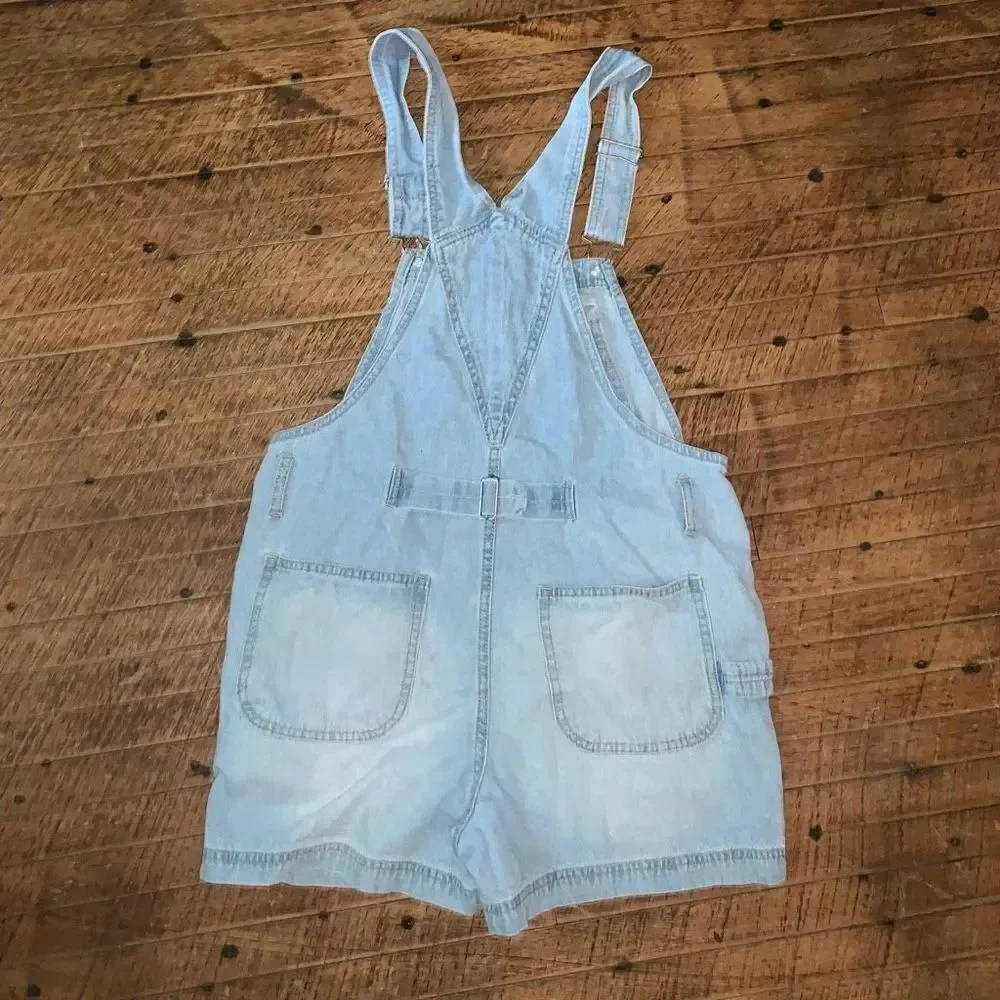 No Boundaries distressed light wash S 3-5 denim overall shorts